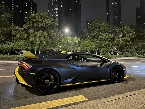 Lamborghini Huracan 2022