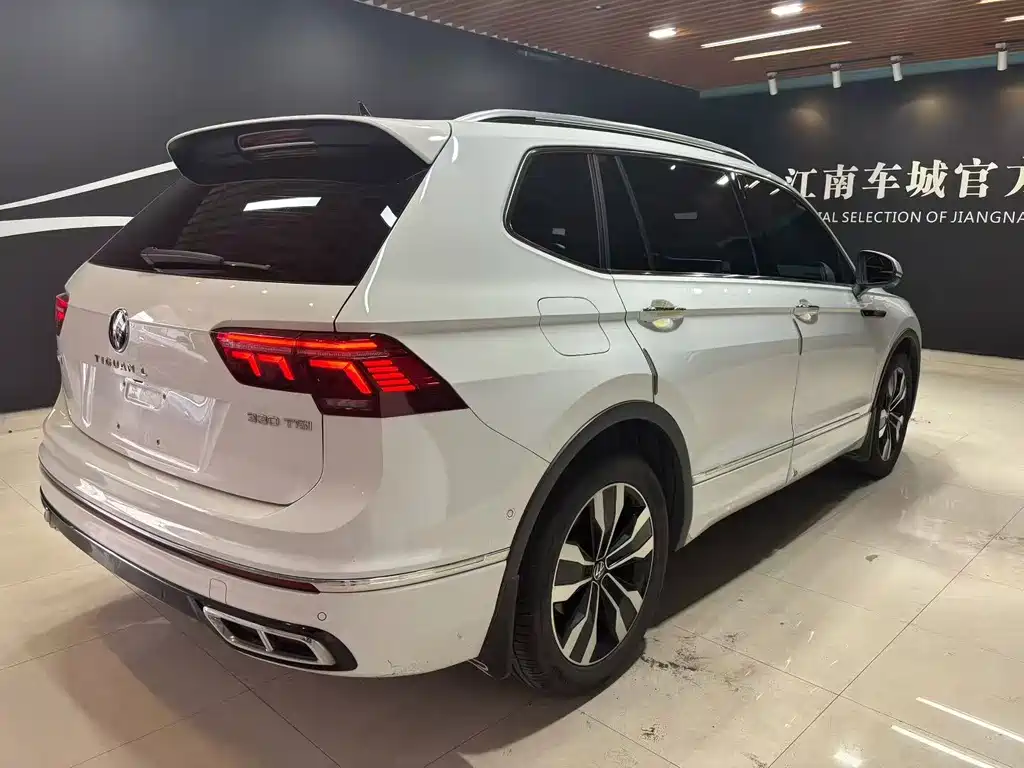Volkswagen Tiguan L 2023 — фото 3