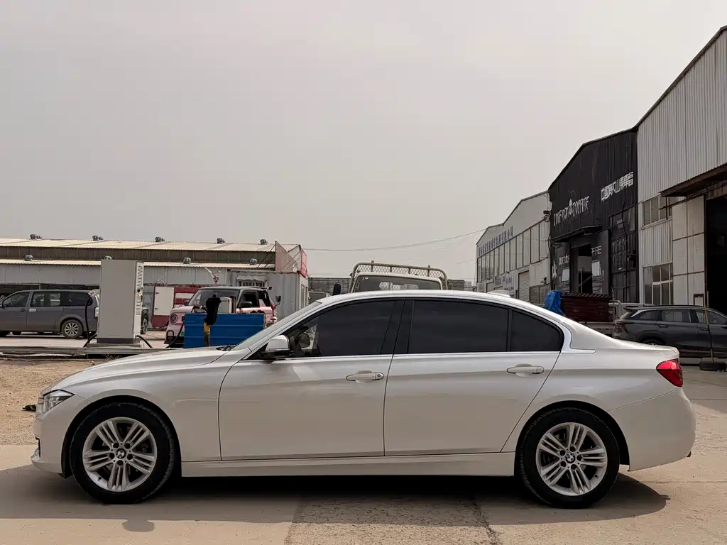 BMW 3 Series 2017 — фото 8