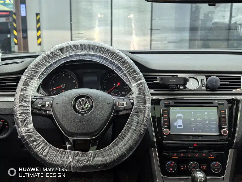 Volkswagen Passat 2017 — фото 11