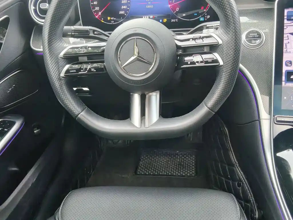 Mercedes-Benz C-Class 2023 — фото 8