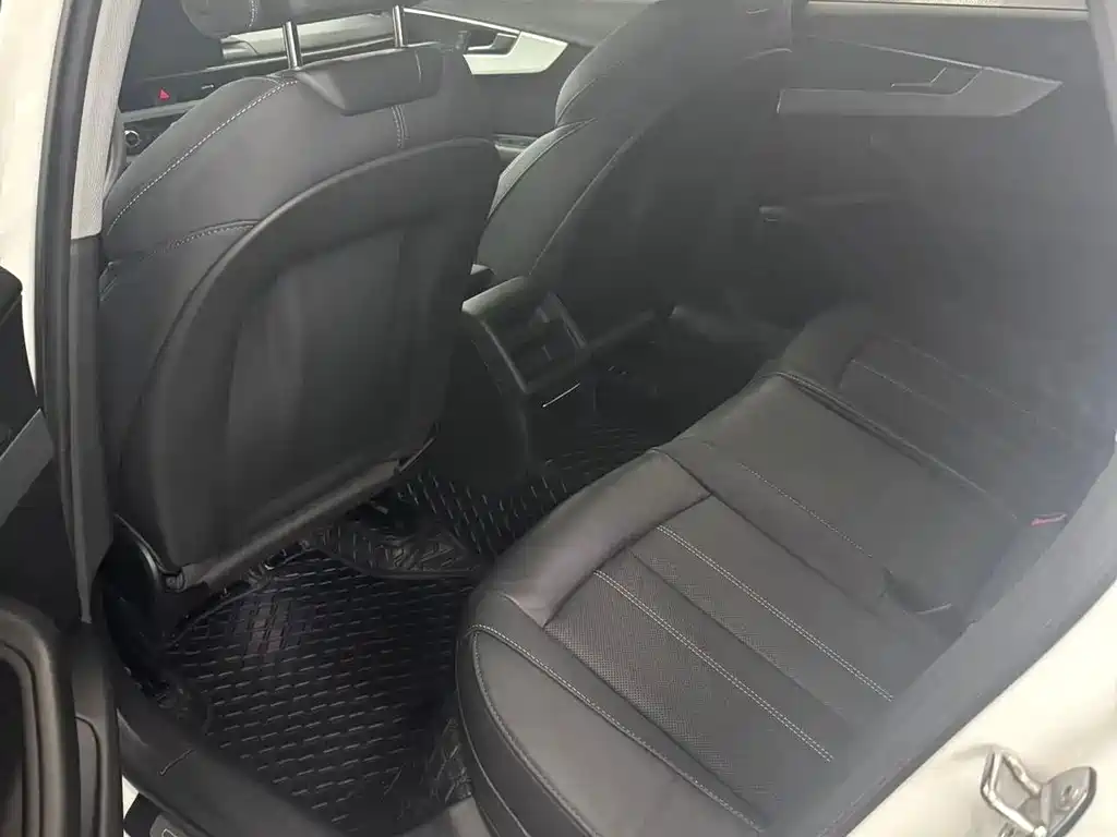 Audi A4L 2021