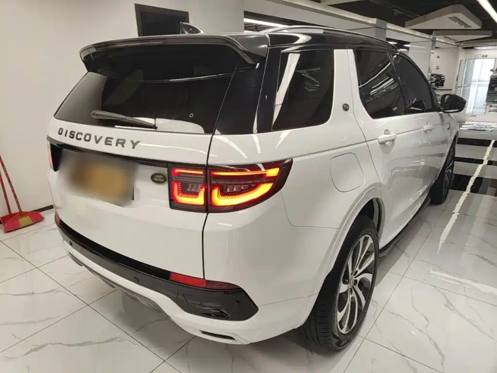 Land Rover Discovery Sport 2023 — фото 7