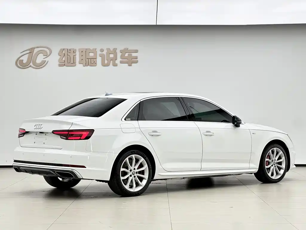 Audi A4L 2019