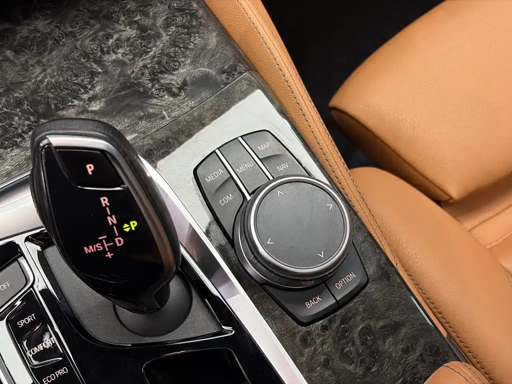 BMW 6 Series GT 2019 — фото 13