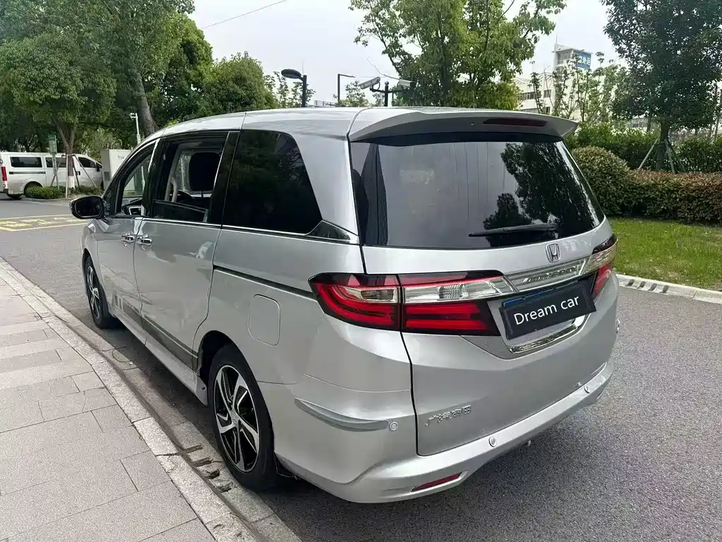 Honda Odyssey 2015 — фото 6