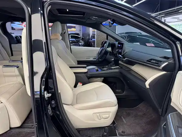 Toyota Sienna 2024