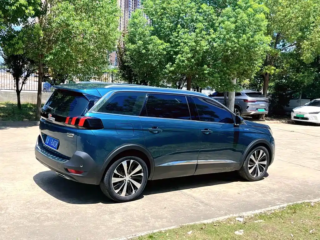 Peugeot 5008 2018 — фото 6