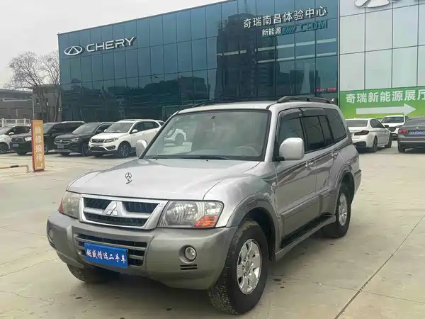 Mitsubishi Pajero 2008