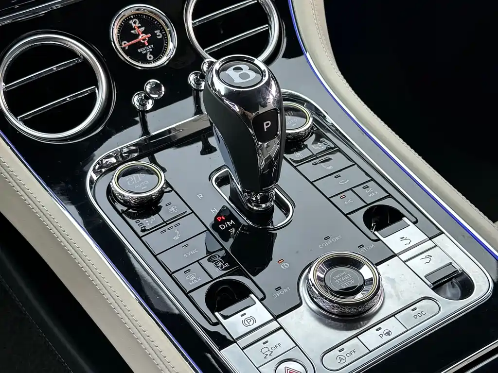 Bentley Continental 2021 — фото 22