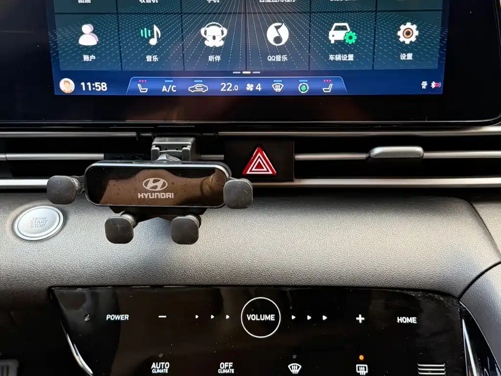 Hyundai Elantra 2023 — фото 21