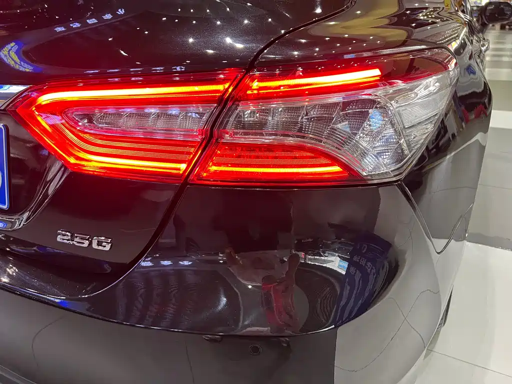 Toyota Camry 2018 — фото 27
