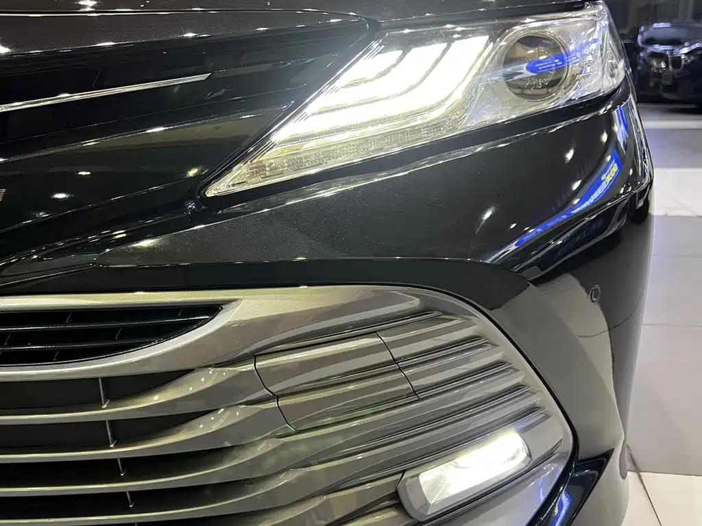 Toyota Camry 2018 — фото 26