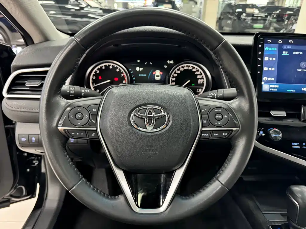 Toyota Camry 2023 — фото 14