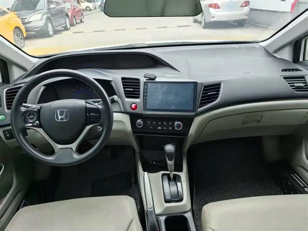 Honda Civic 2015 — фото 8