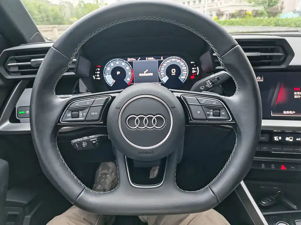 Audi A3 2023 — фото 9