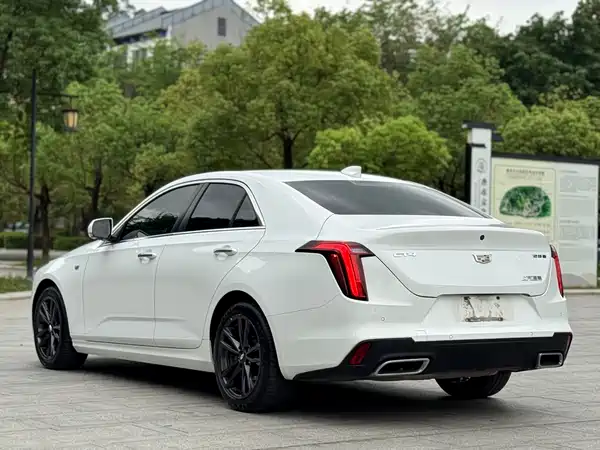 Cadillac CT4 2021