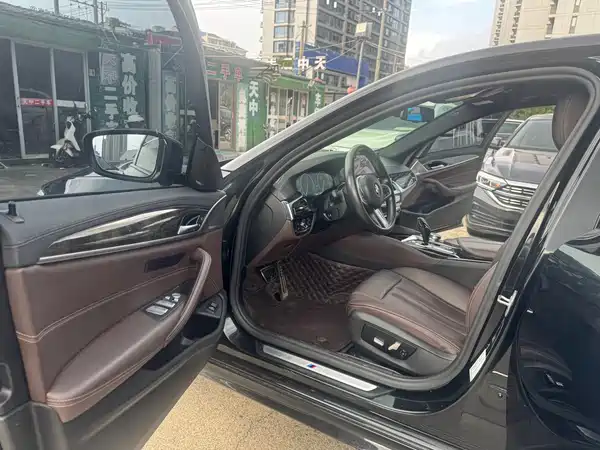 BMW 5 Series 2019