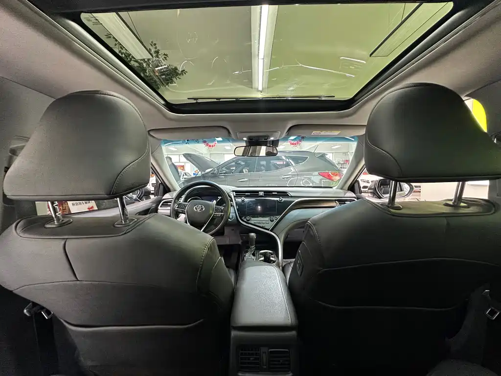 Toyota Camry 2021 — фото 13