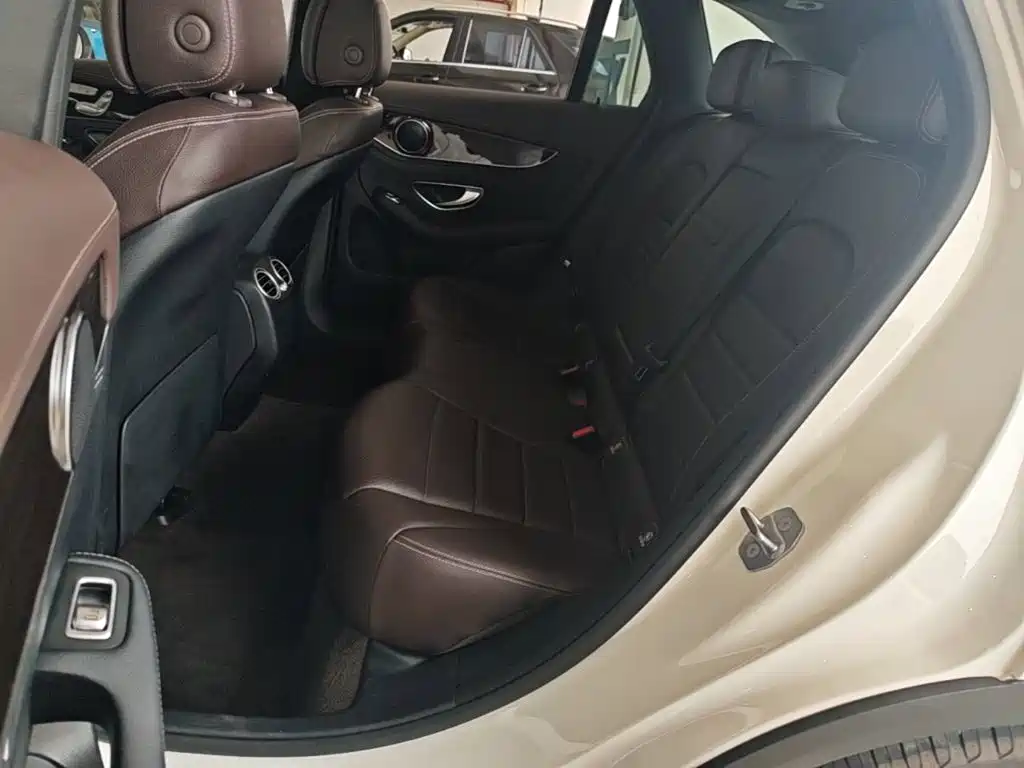 Mercedes-Benz GLC 2018 — фото 17