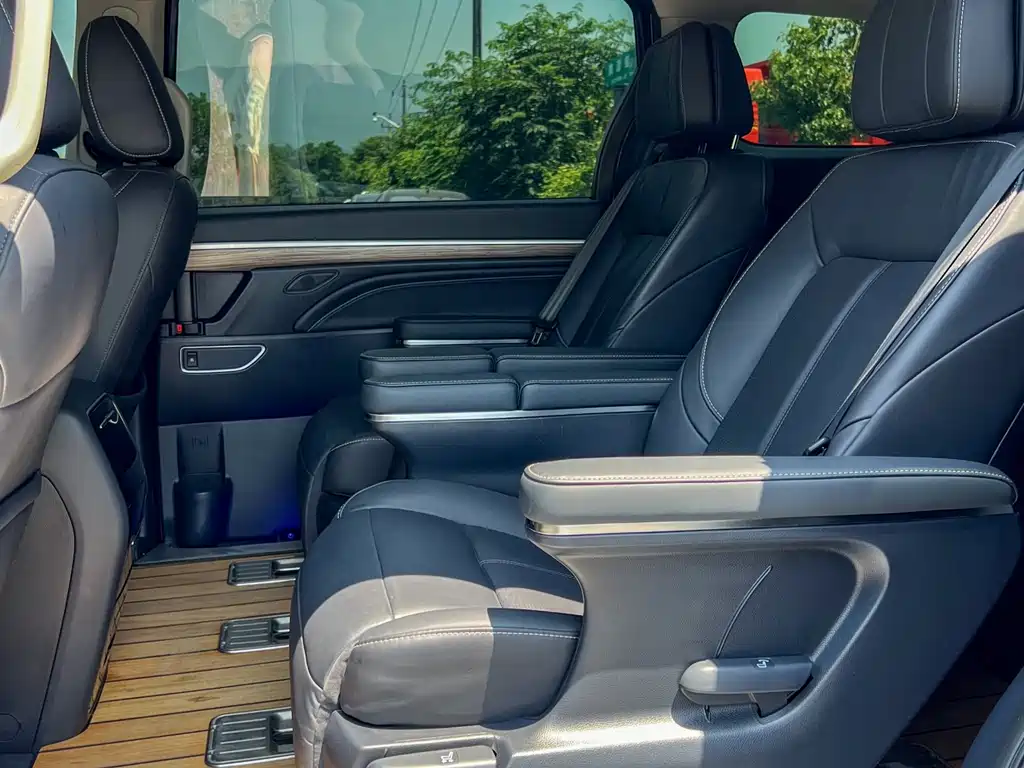 GAC Motor Trumpchi M8 2023 — фото 15