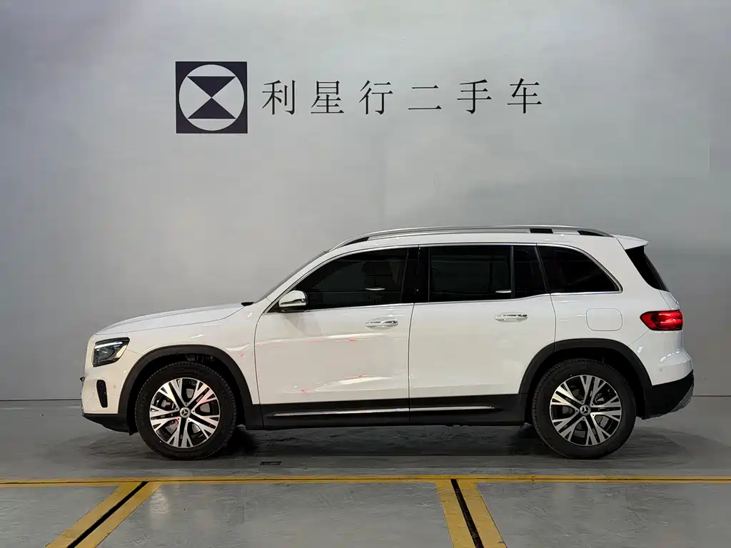 Mercedes-Benz GLB 2024 — фото 15