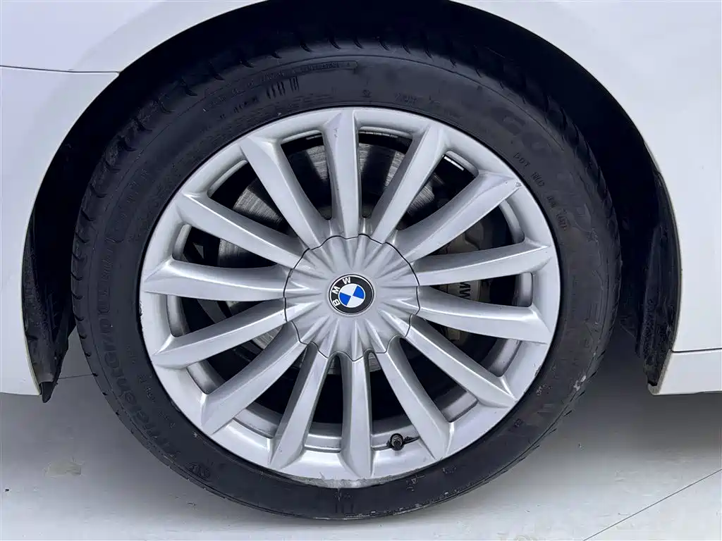 BMW 7 Series 2018 — фото 11