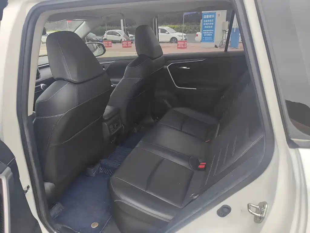 Toyota RAV4 2021