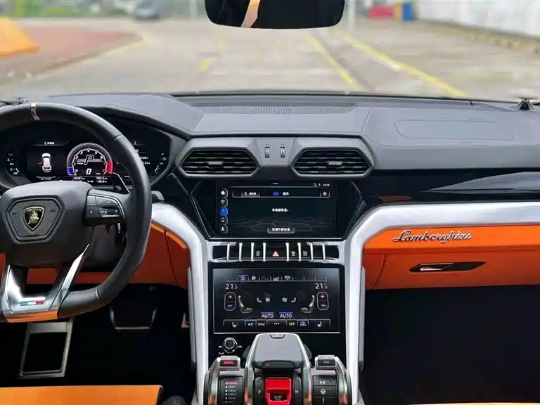 Lamborghini Urus 2021