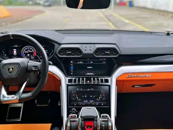 Lamborghini Urus 2021