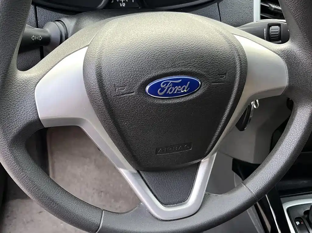 Ford Ecosport 2013 — фото 13