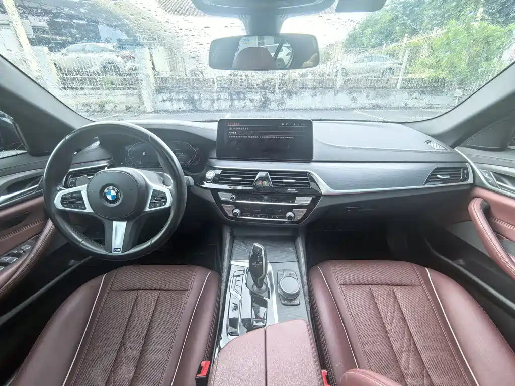 BMW 5 Series 2021 — фото 14