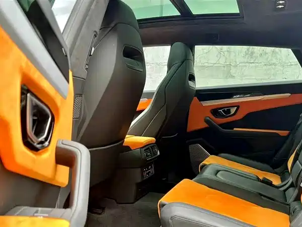 Lamborghini Urus 2021