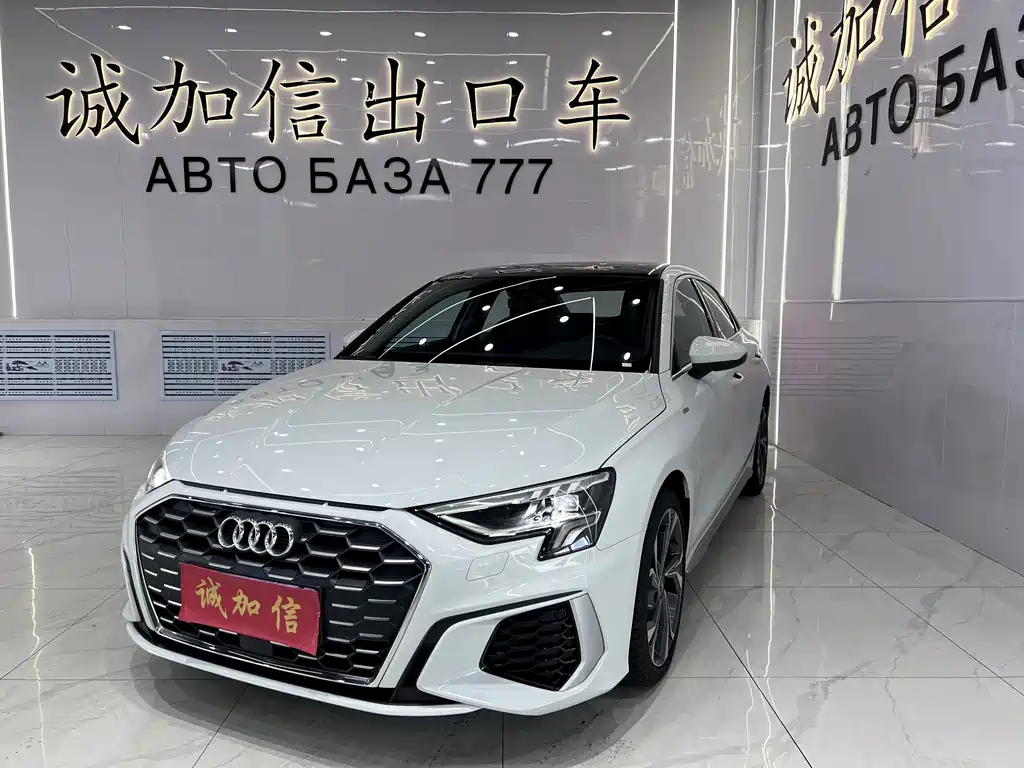 Audi A3 2023 — фото 1
