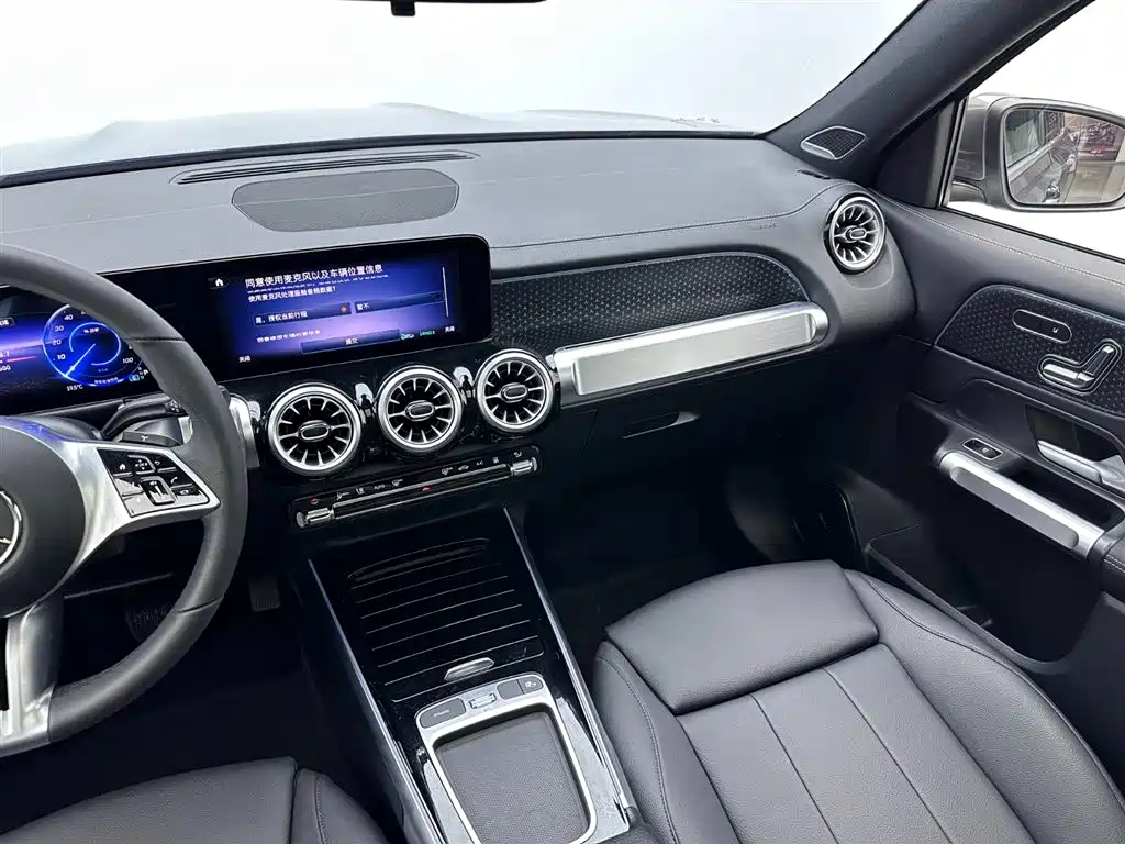 Mercedes-Benz EQB 2025 — фото 15