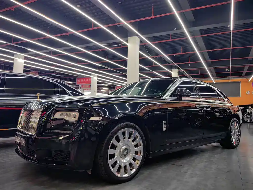 Rolls-Royce Ghost 2015 — фото 1