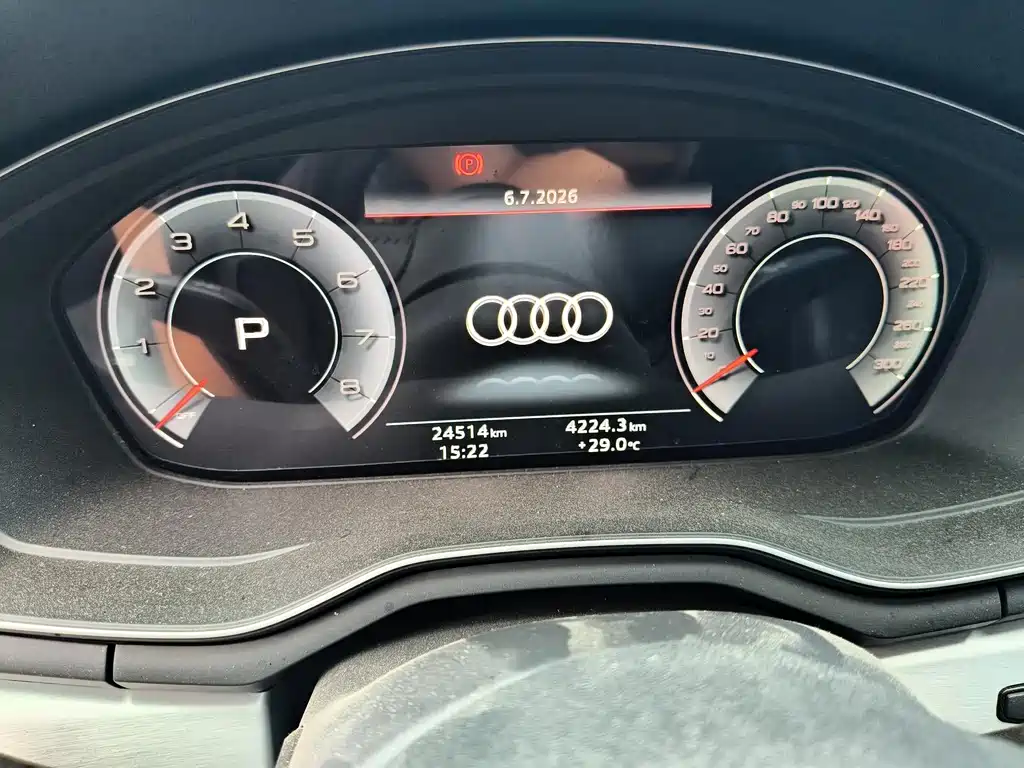 Audi A4L 2021 — фото 9