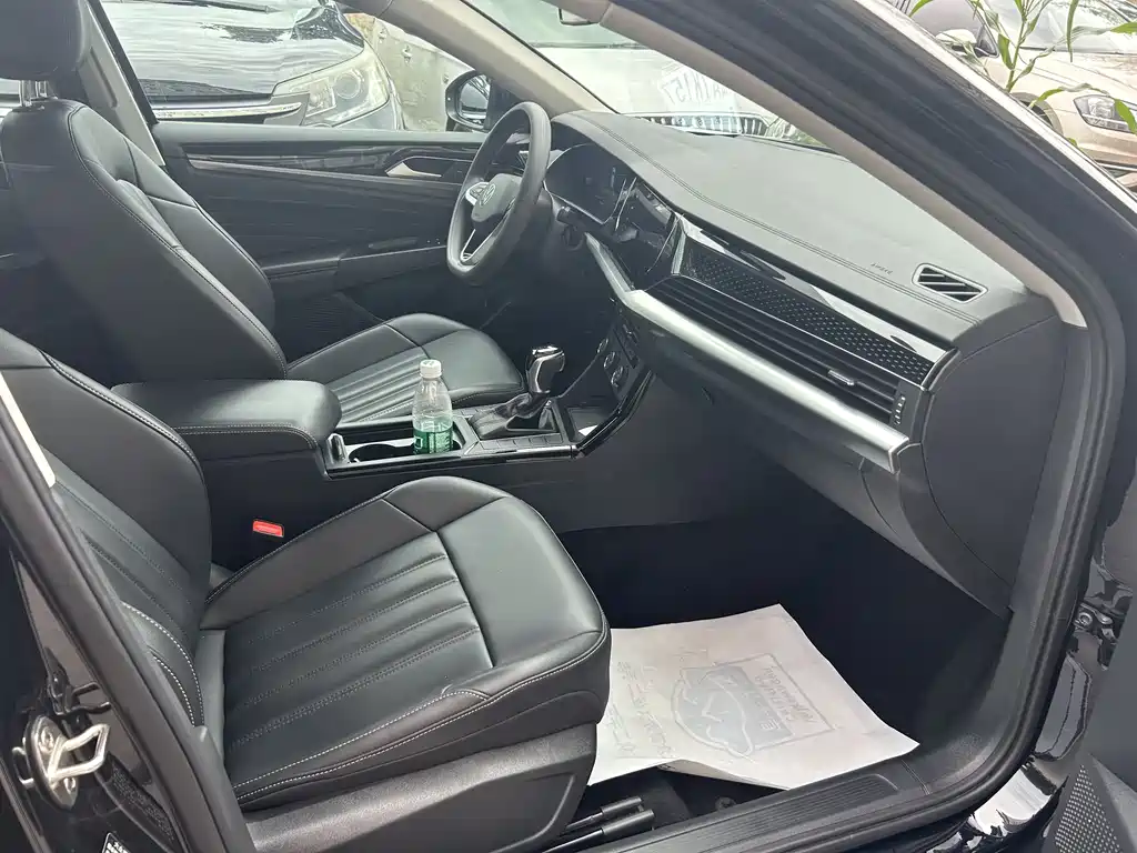 Volkswagen Passat 2024