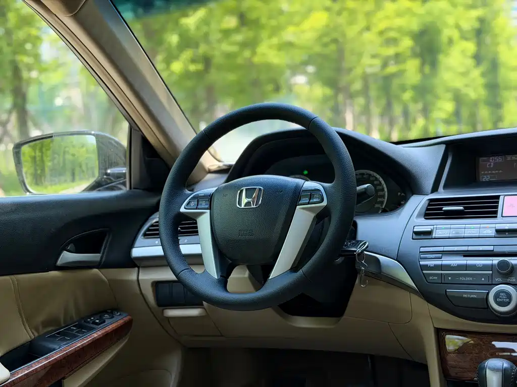 Honda Accord 2011 — фото 25