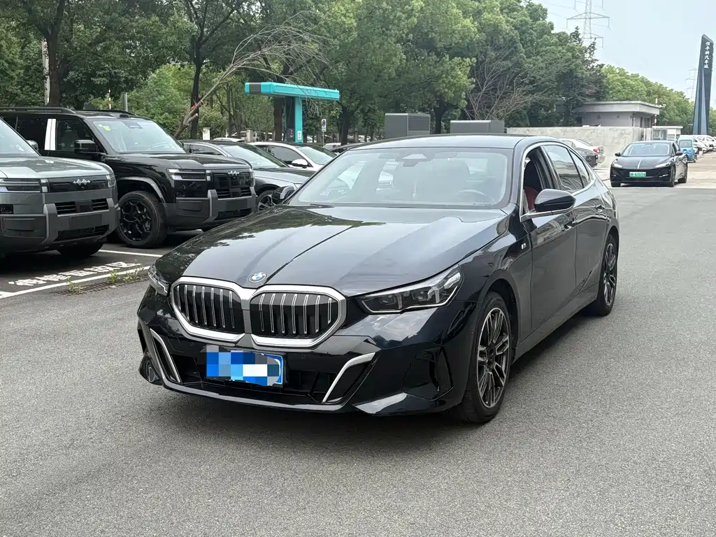 BMW 5 Series 2025