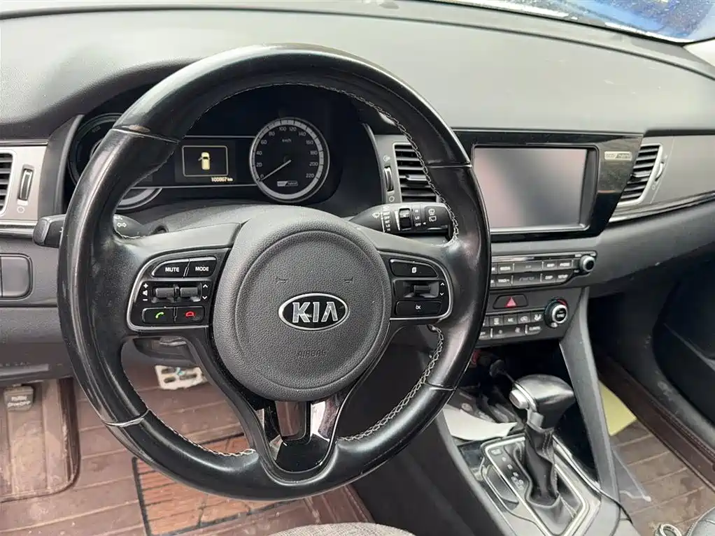 Kia Niro 2017 — фото 12