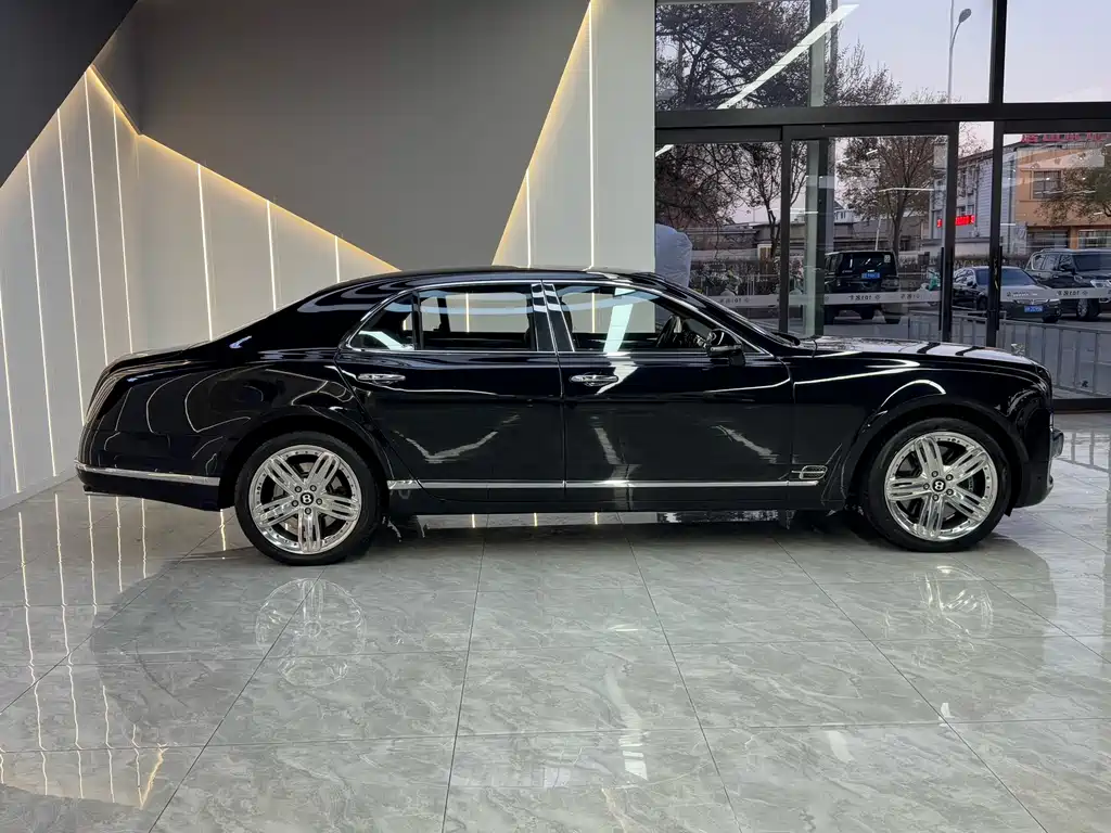 Bentley Mulsanne 2014 — фото 11