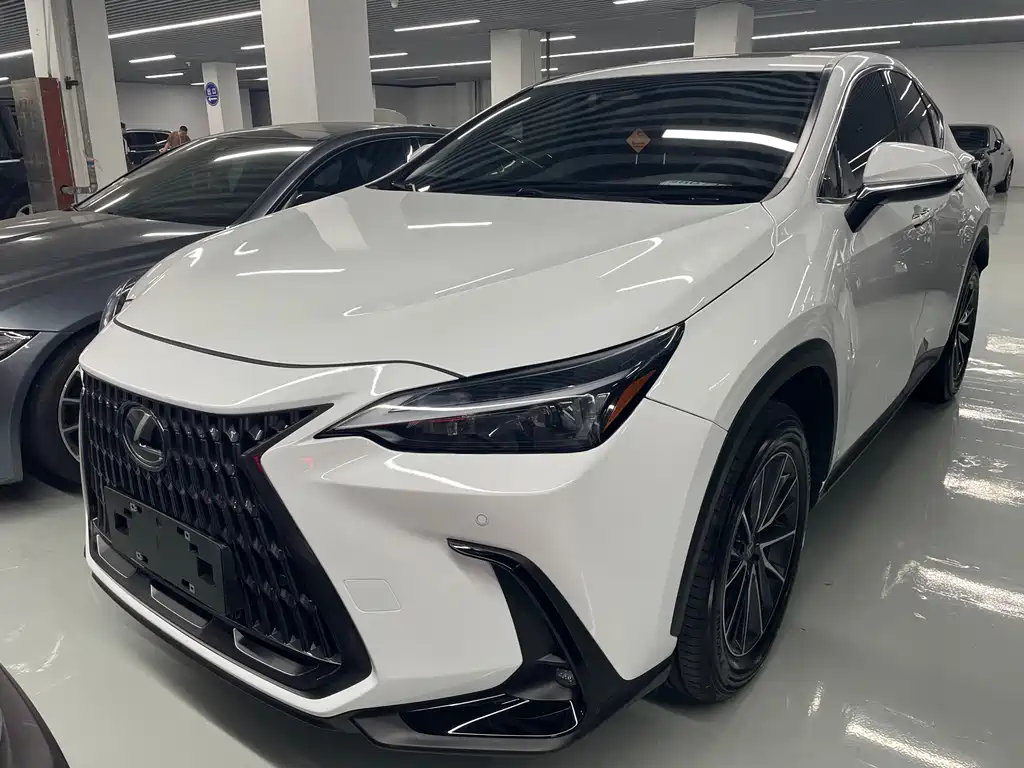 Lexus NX 2026