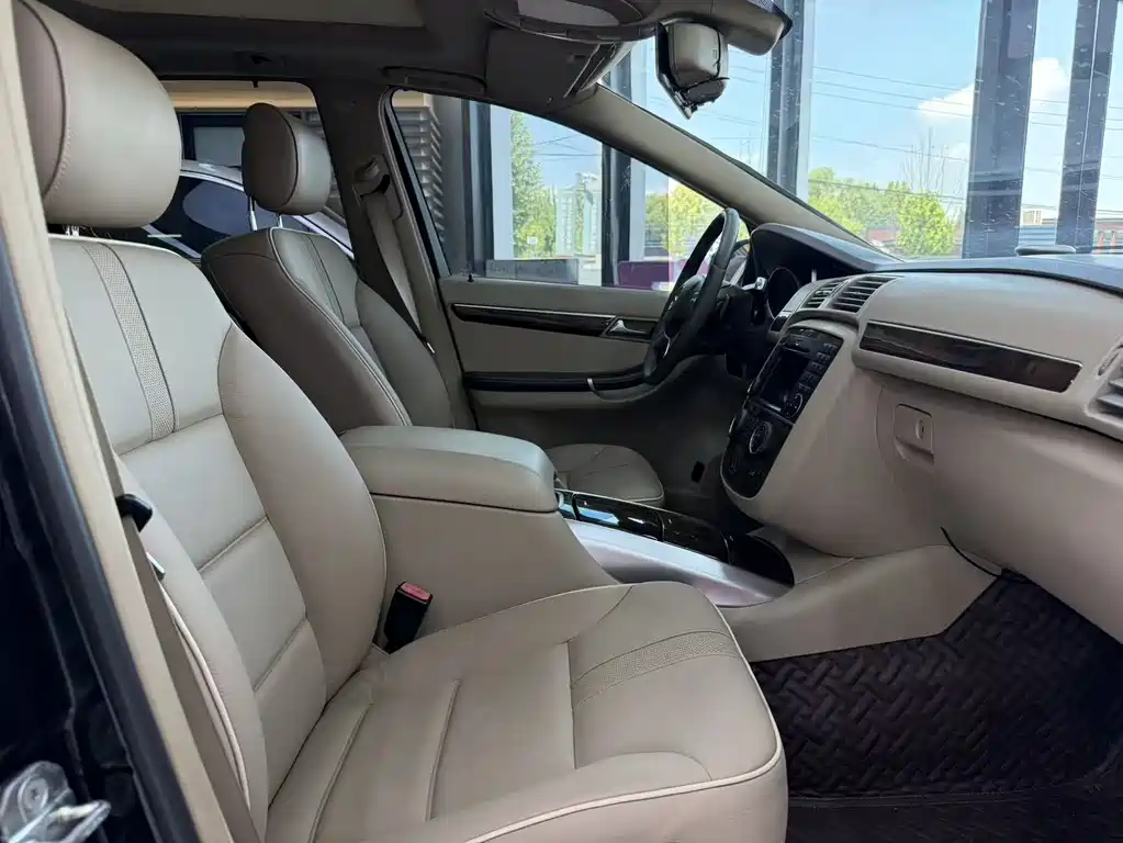 Mercedes-Benz R-Class 2010