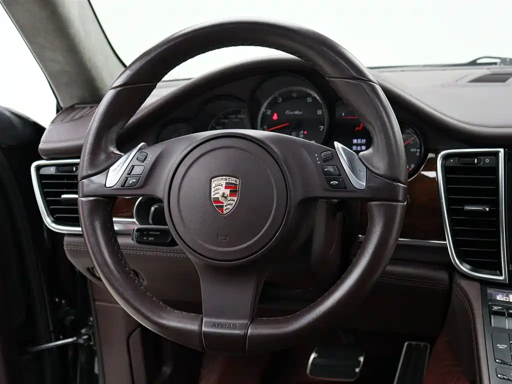 Porsche Panamera 2011 — фото 14