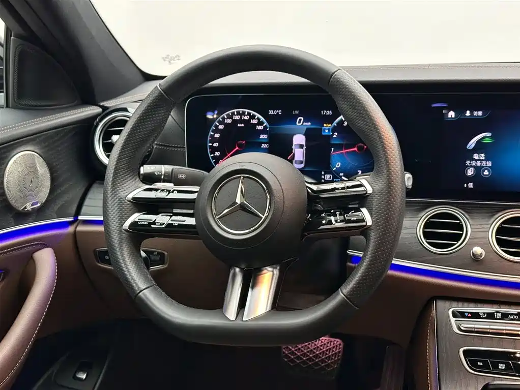 Mercedes-Benz E-Class 2023 — фото 12