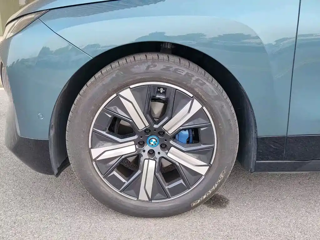 BMW iX 2023
