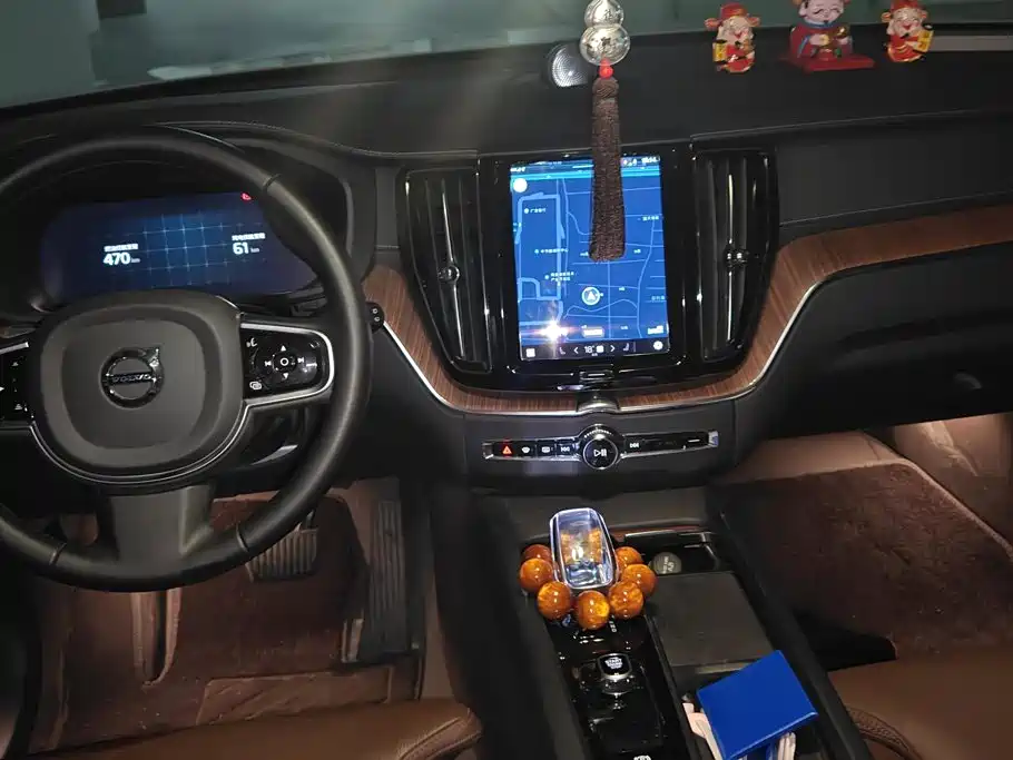 Volvo XC60 PHEV 2025 — фото 12