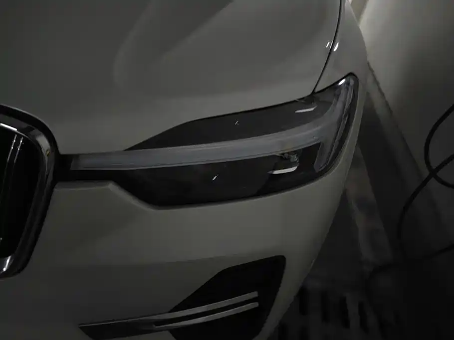 Volvo XC60 PHEV 2025