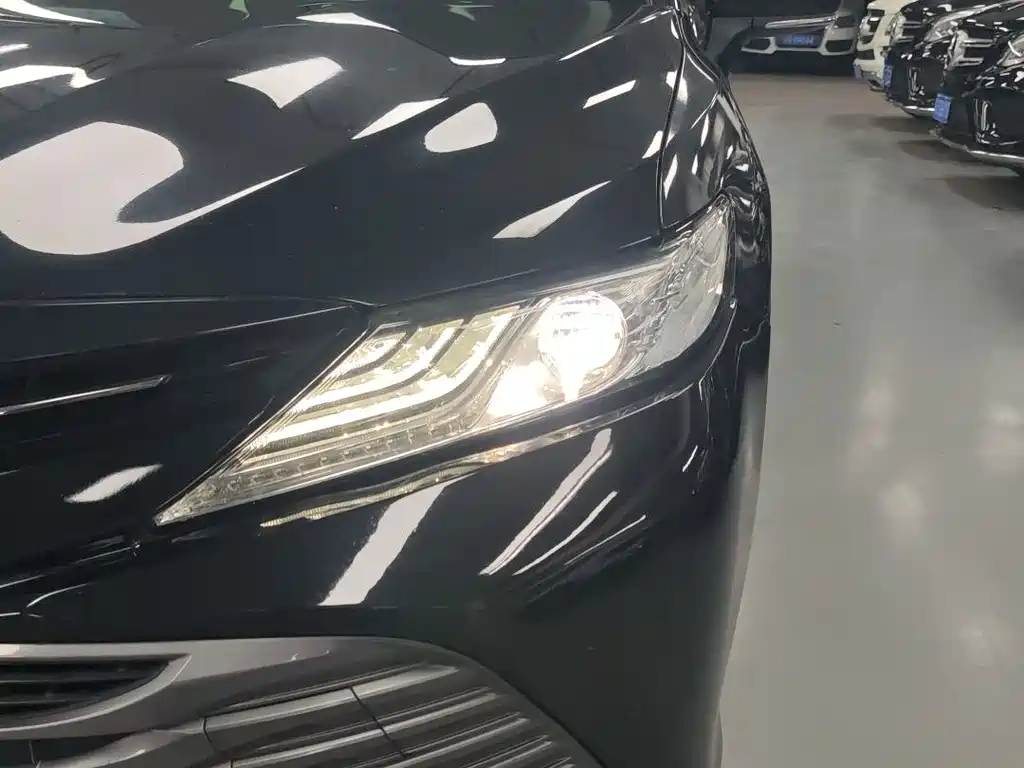 Toyota Camry 2019 — фото 15
